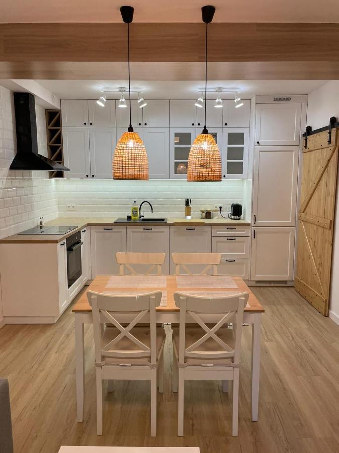 Apartamenty Guzik 22 クロスノ エクステリア 写真